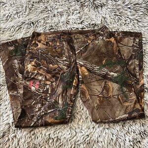 UA Women’s Camo Pants